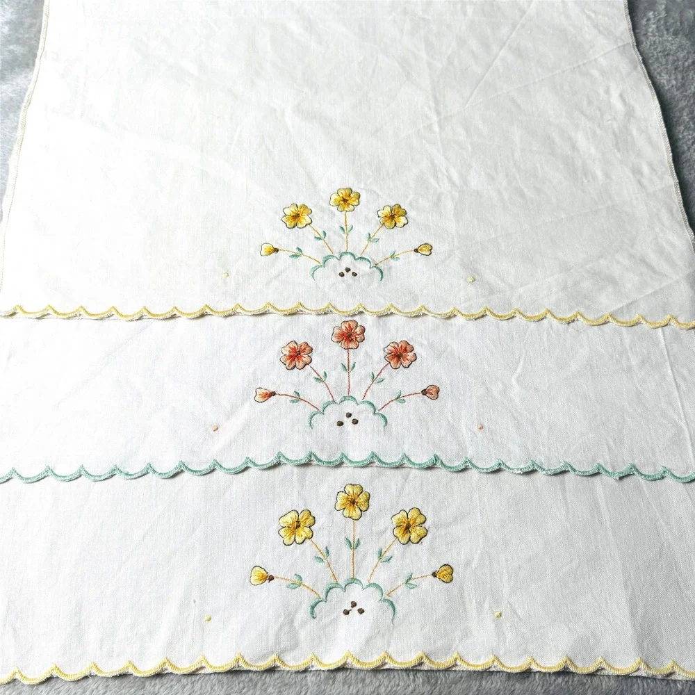 Vintage Embroidered Guest Tea Towels Set 3 Floral Scalloped Cotton Cottage Decor